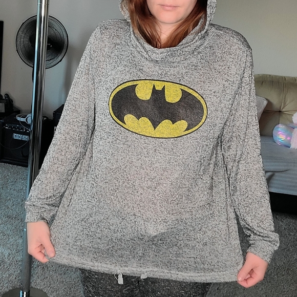Hooded Long sleeve Batman shirt M/L - Picture 2 of 3